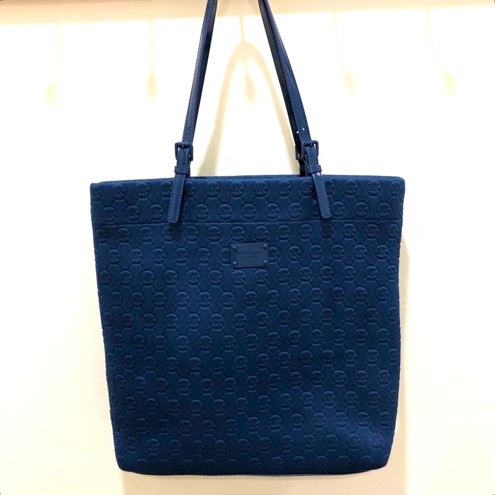 Michael Kors Neoprene & Patent Leather Tote Gently Used. Excellent Condition!